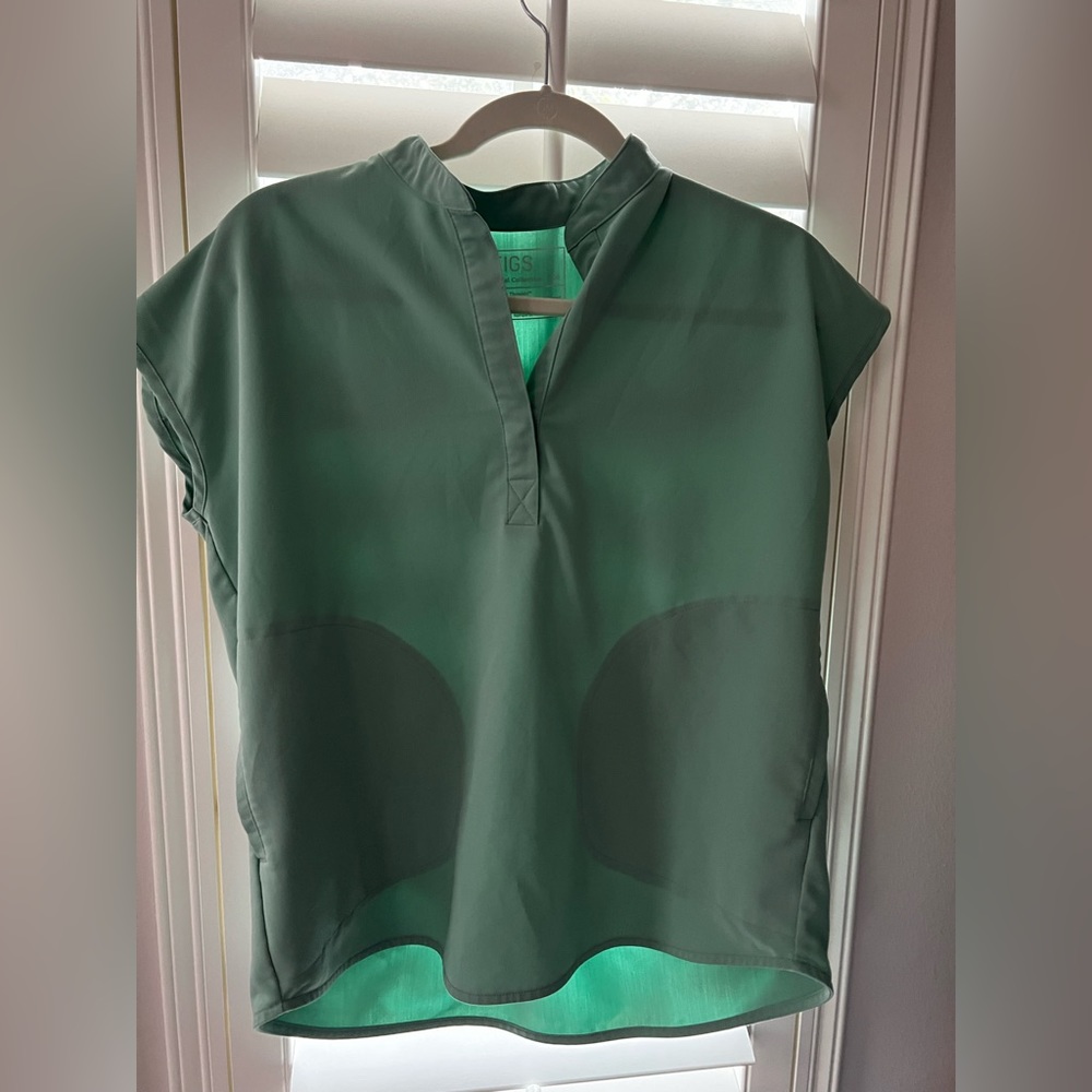 Limited edition Jade FIGS scrubs - Picture 3 of 6